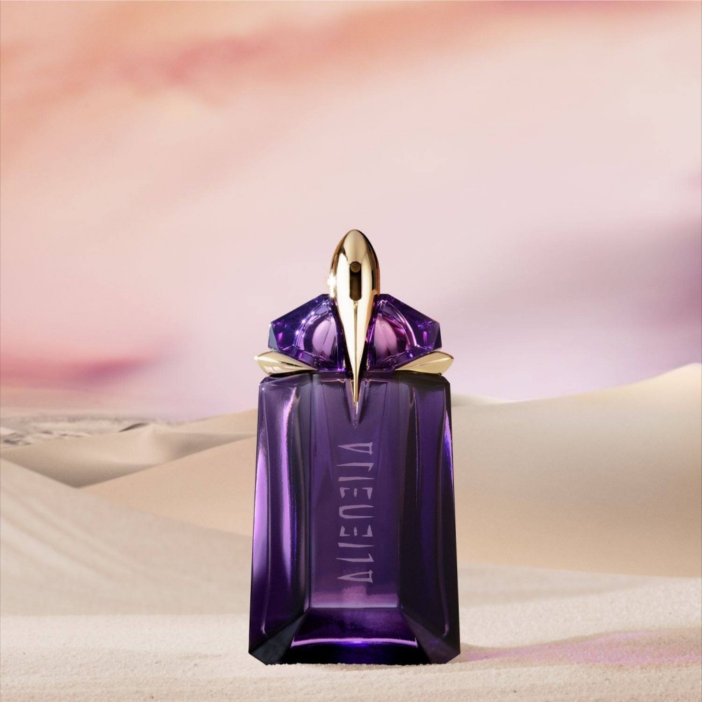 Alien by Thierry Mugler Eau de Parfum Spray 1 oz (women)